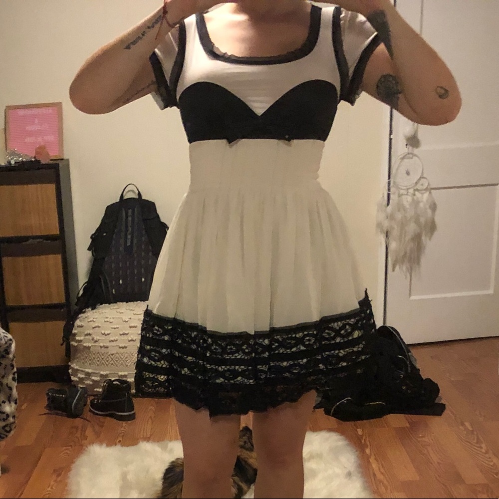 Bebé babydoll lace dress